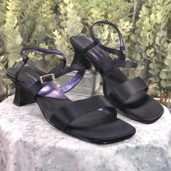 Unlisted DkNavy Blue 2” Satin Fabric Heels Women’s 8M✨Classy & Clean Condition✨ - Picture 1 of 9